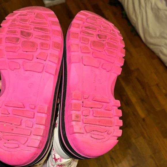 Girls boots Dream Pairs Fur-Lined good for snow. Waterproof. Faux fur. So cute - Picture 5 of 7